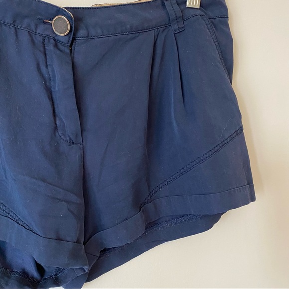 Bershka women’s fluid roll hem navy blue shorts. Size 10 - Picture 6 of 13